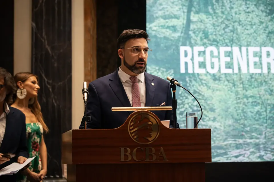 Talk during a professional meeting in Latin America
