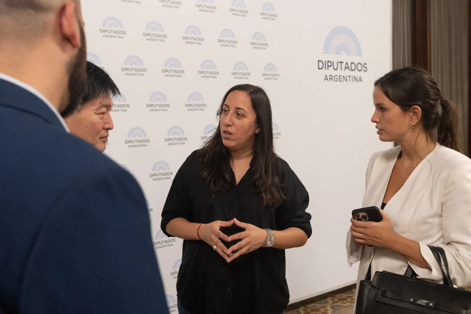 Conversation during an institutional visit